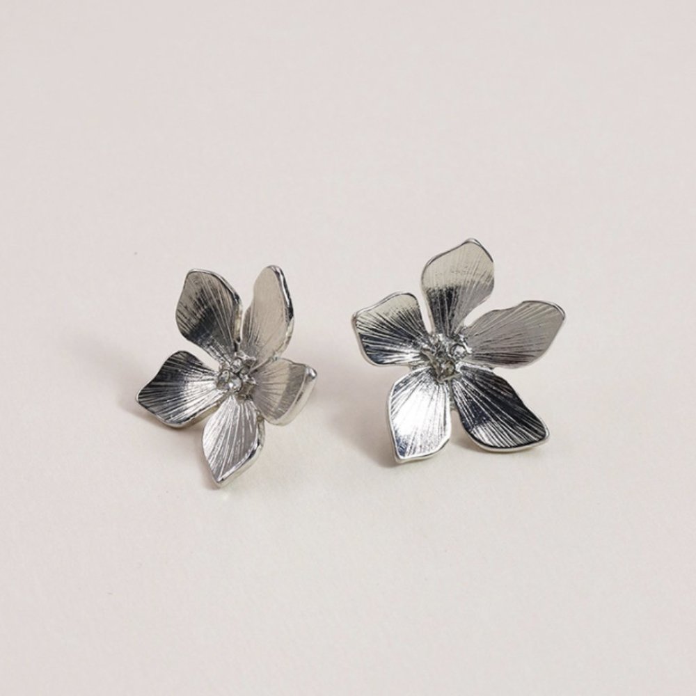 Silver Gilded Floral CZ Diamond Flower Stud Earrings NEW - Picture 2 of 8